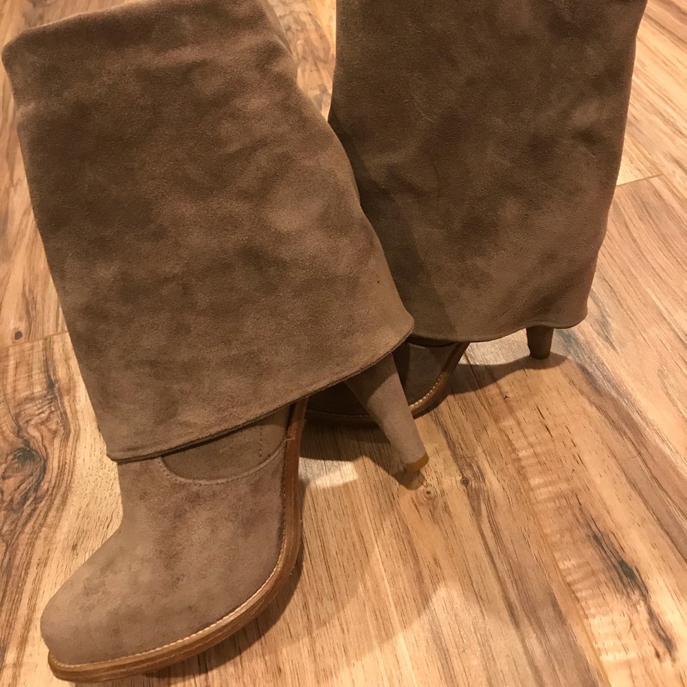 BRAND NEW real leather brown suede boots SIZE 37